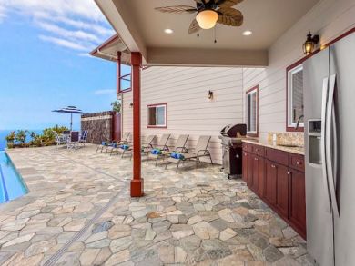 Outdoor Kitchen